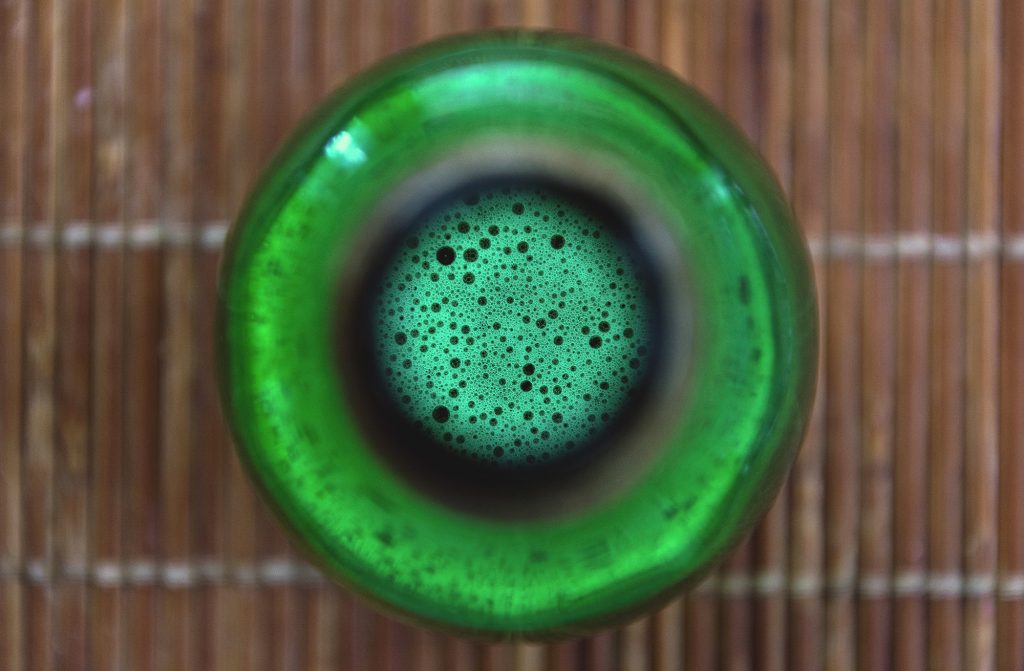 Minimalist photography at home: The beer bottle