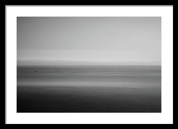 https://martinvorel.com/wp-content/uploads/2020/10/minimalist-fine-art-seascape-print-martin-vorel-minimalist-photography.jpg