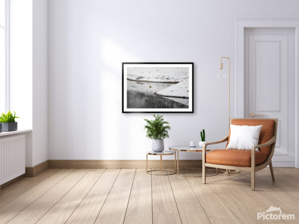 "S" shaped snow shore - Fine Art Photography Visualization in the interior